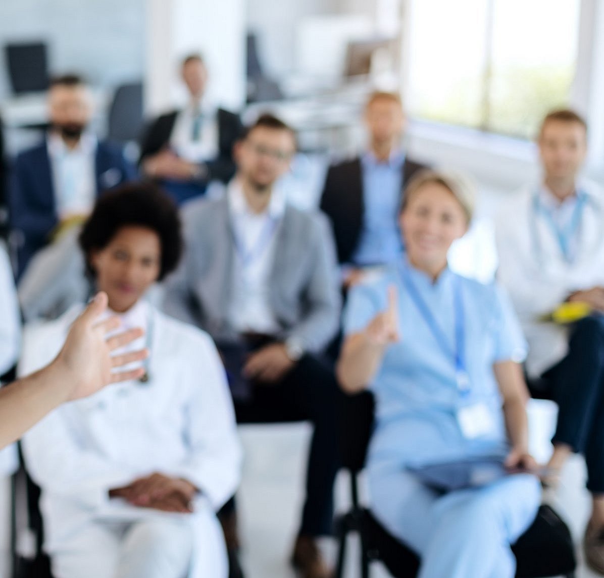 Medizinisches Fachpersonal bei einer Fortbildung im AKH Celle – interdisziplinärer Austausch und Schulung zur Verbesserung der Patientenversorgung.